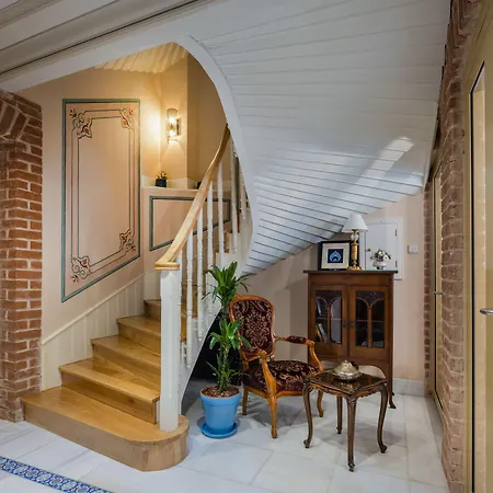 Turkish House فندق *